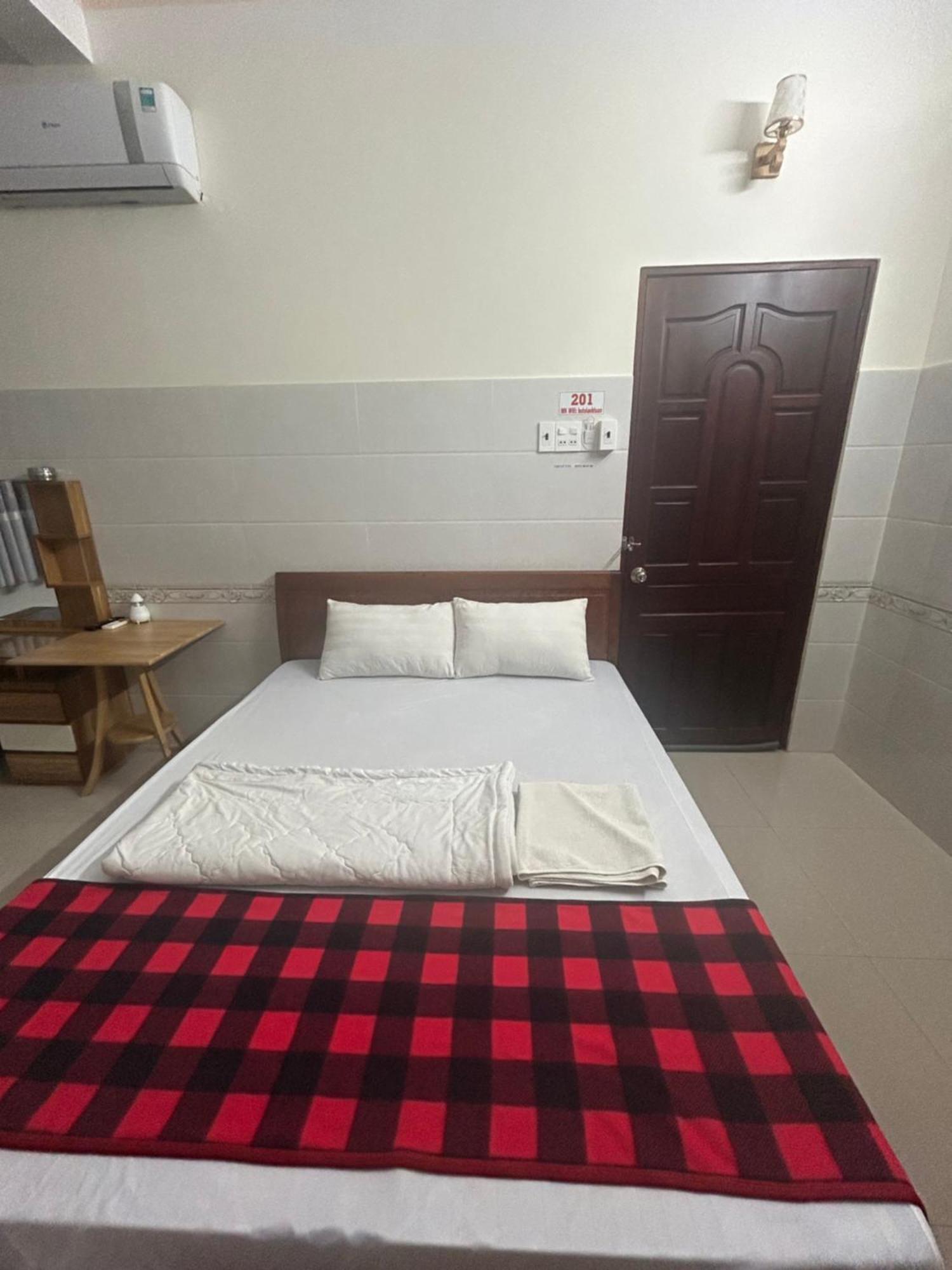 Hotel Anh Tuan Bac Lieu Экстерьер фото